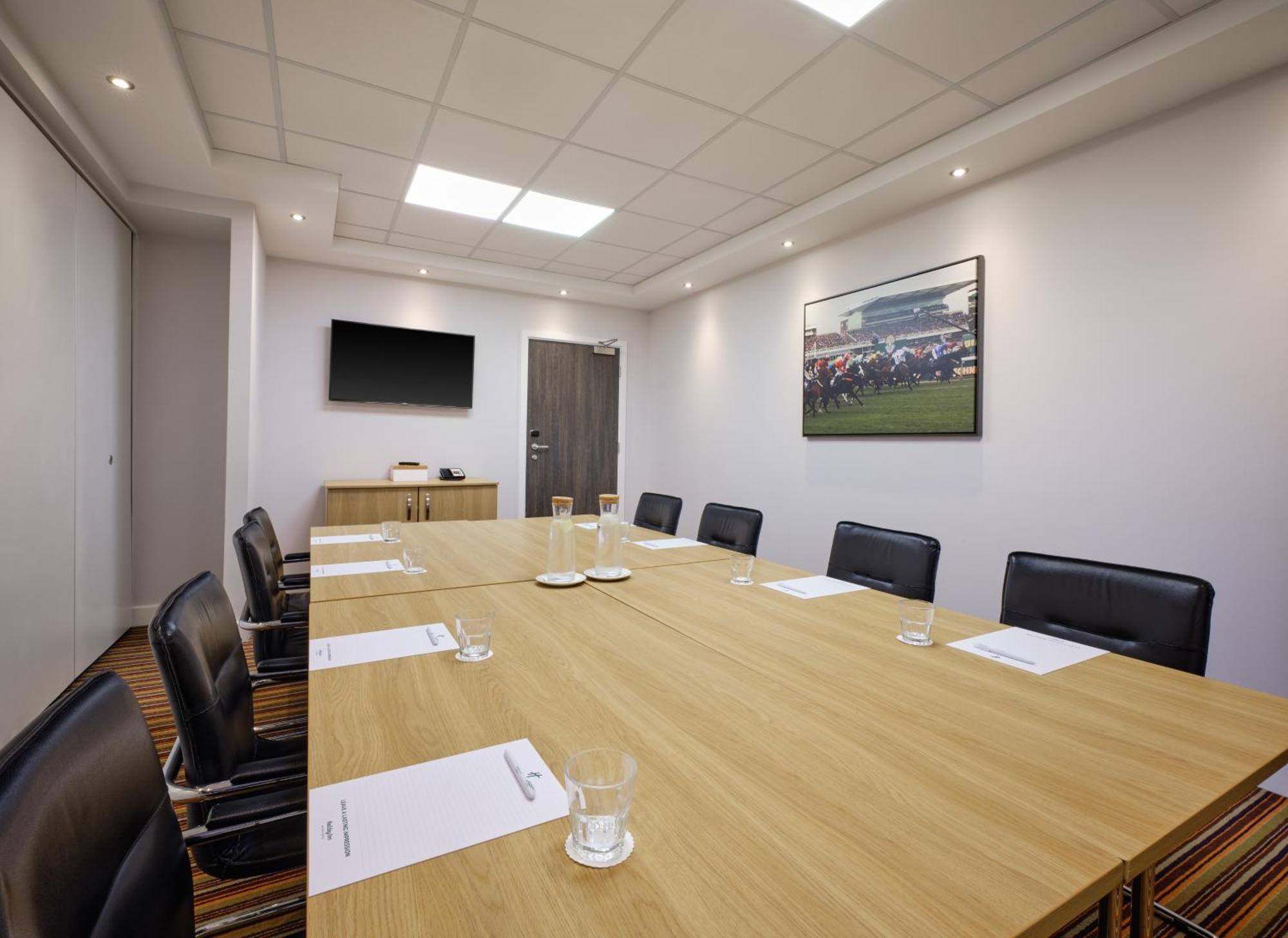 Holiday Inn Huntingdon Racecourse By Ihg Екстериор снимка