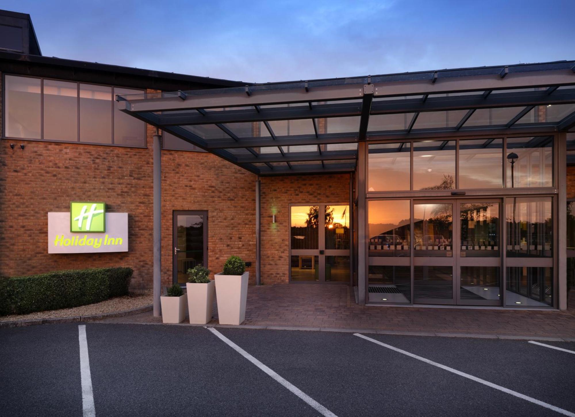 Holiday Inn Huntingdon Racecourse By Ihg Екстериор снимка