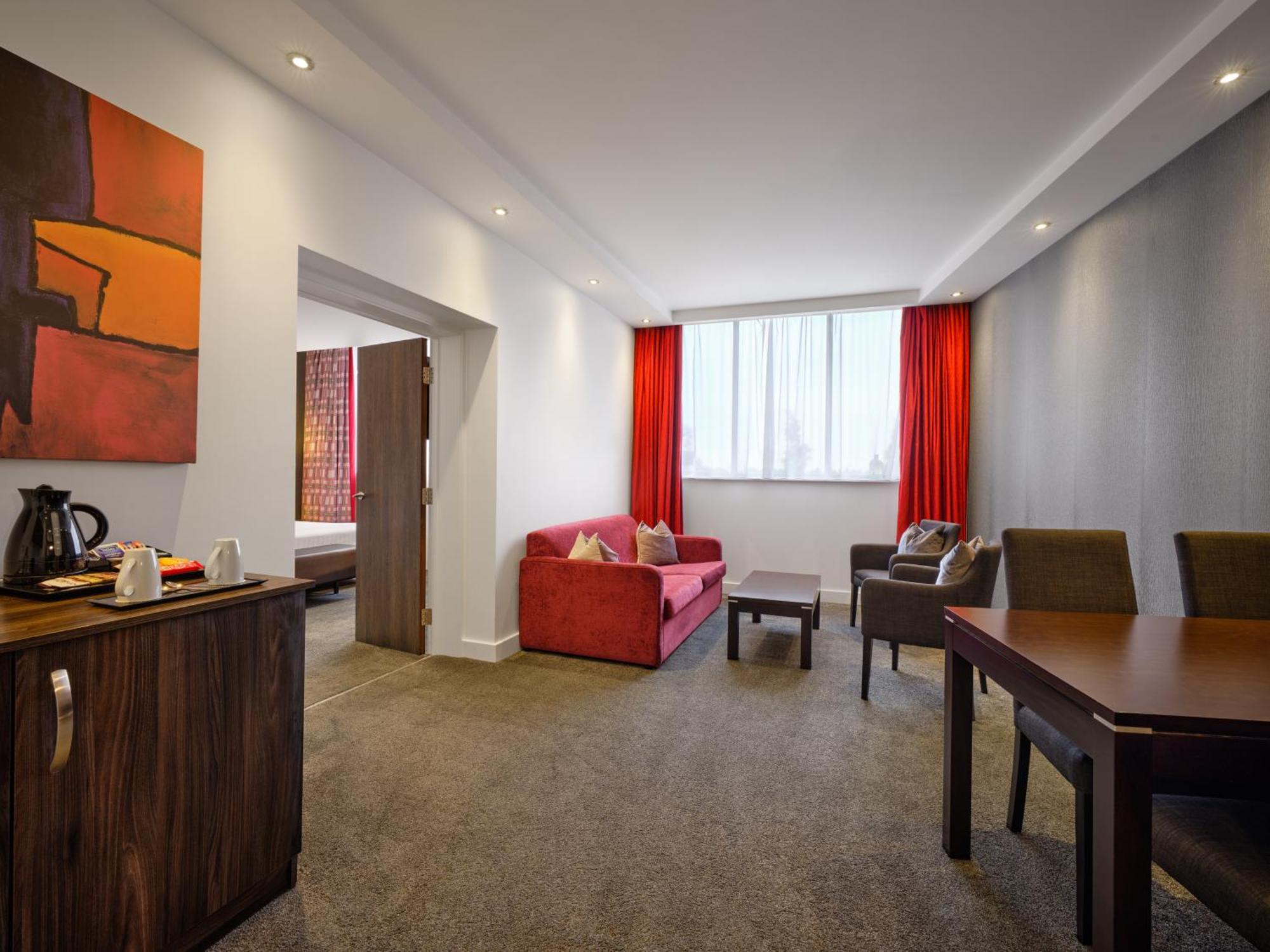 Holiday Inn Huntingdon Racecourse By Ihg Екстериор снимка