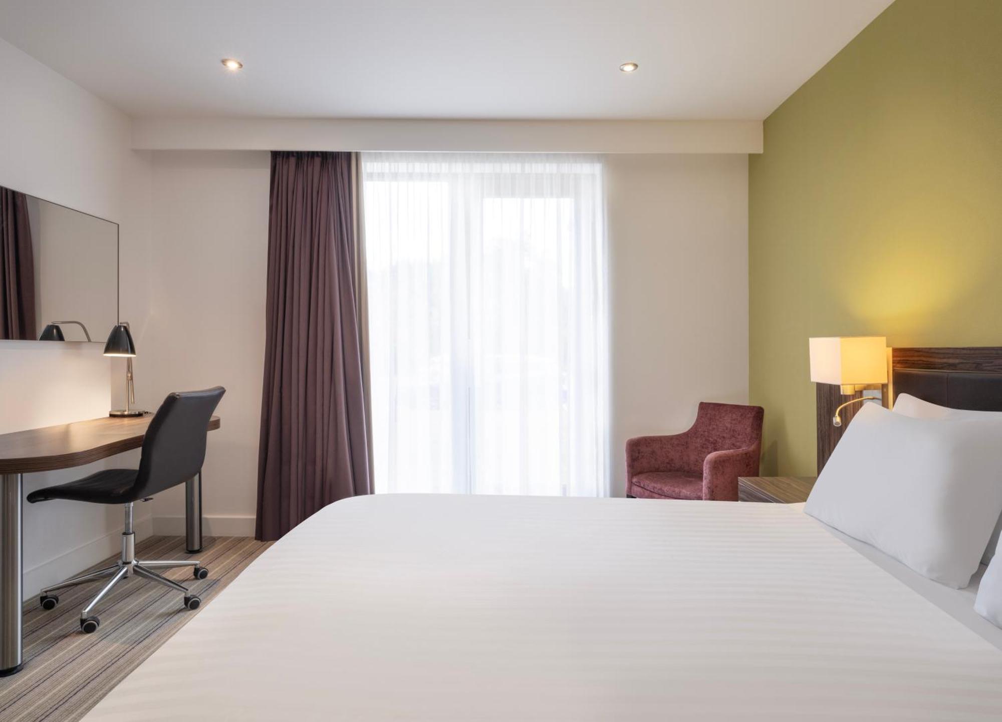 Holiday Inn Huntingdon Racecourse By Ihg Екстериор снимка