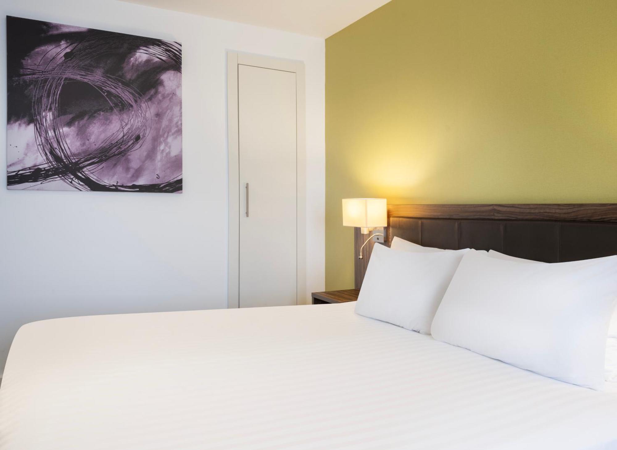 Holiday Inn Huntingdon Racecourse By Ihg Екстериор снимка