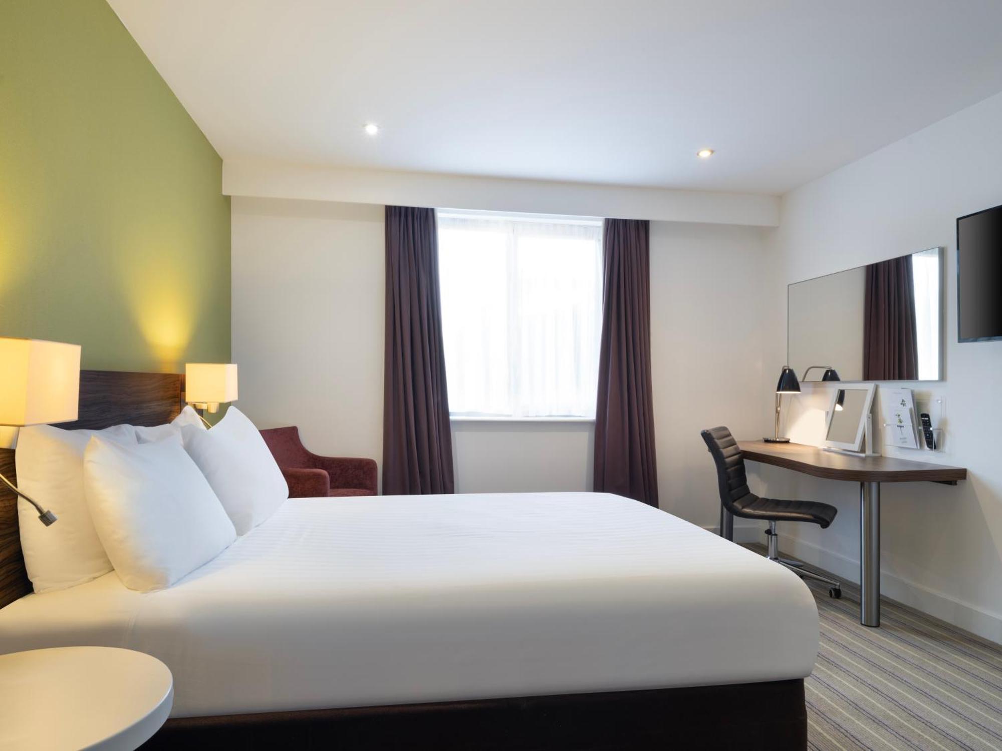 Holiday Inn Huntingdon Racecourse By Ihg Екстериор снимка