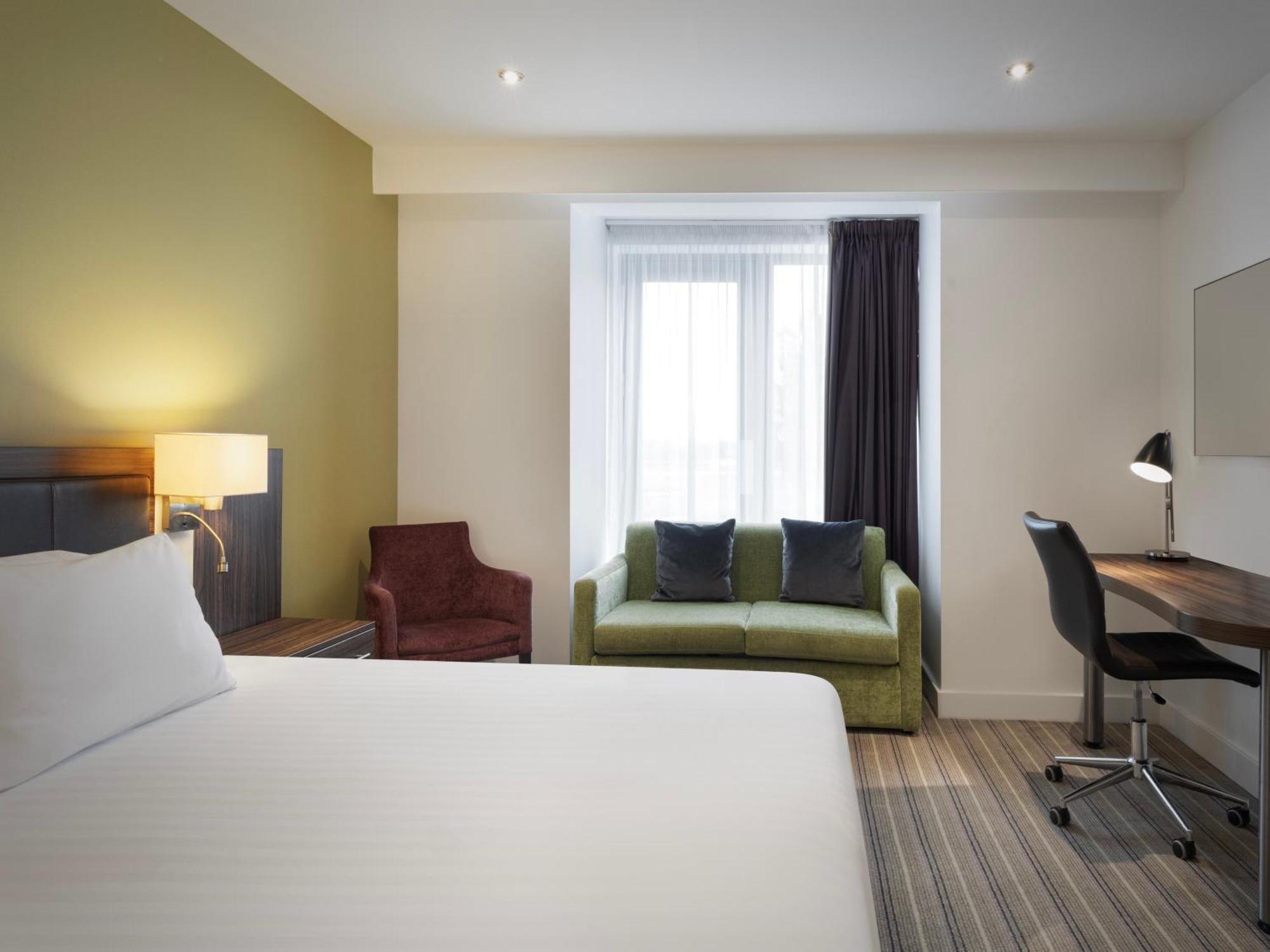 Holiday Inn Huntingdon Racecourse By Ihg Екстериор снимка