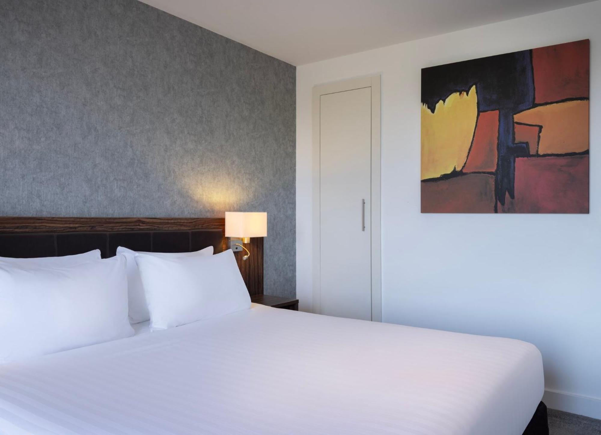 Holiday Inn Huntingdon Racecourse By Ihg Екстериор снимка