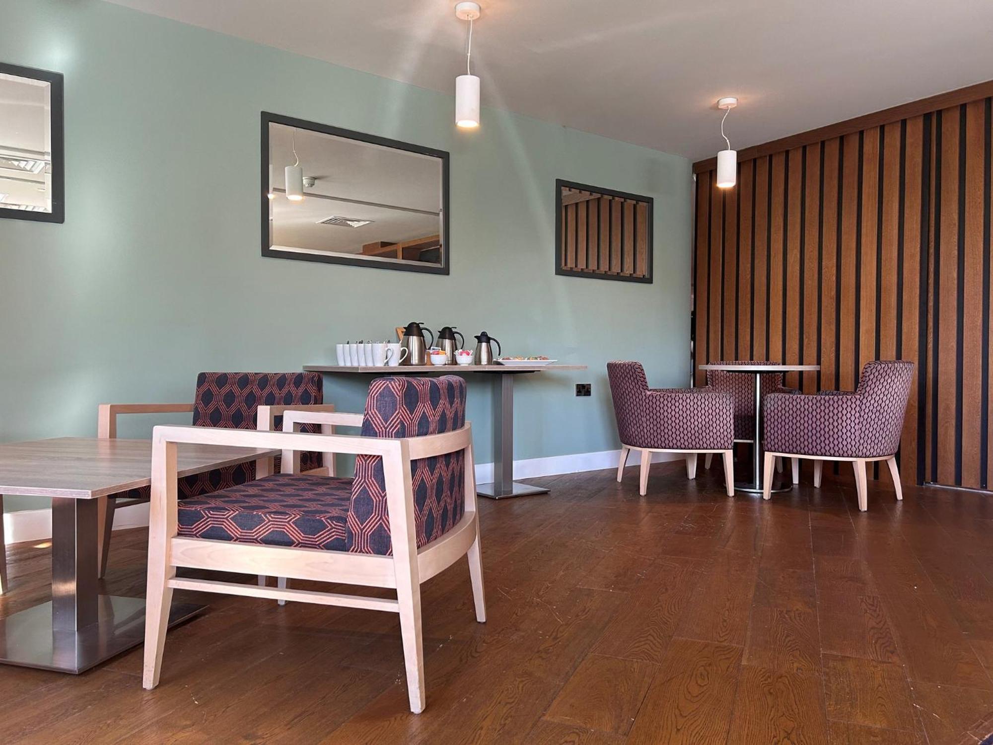 Holiday Inn Huntingdon Racecourse By Ihg Екстериор снимка