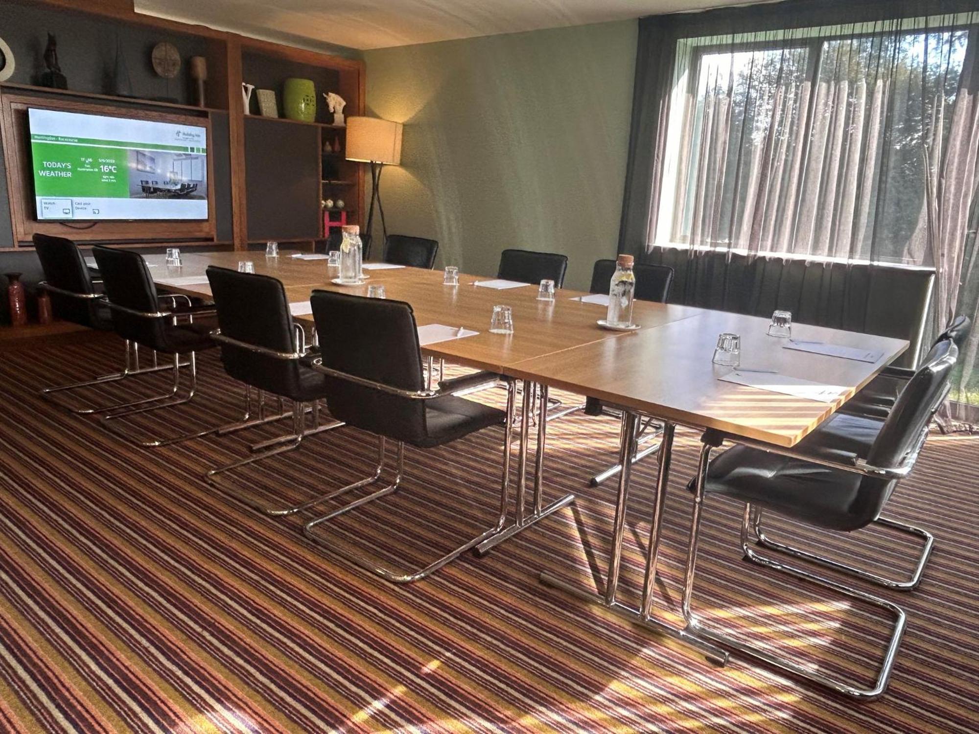 Holiday Inn Huntingdon Racecourse By Ihg Екстериор снимка