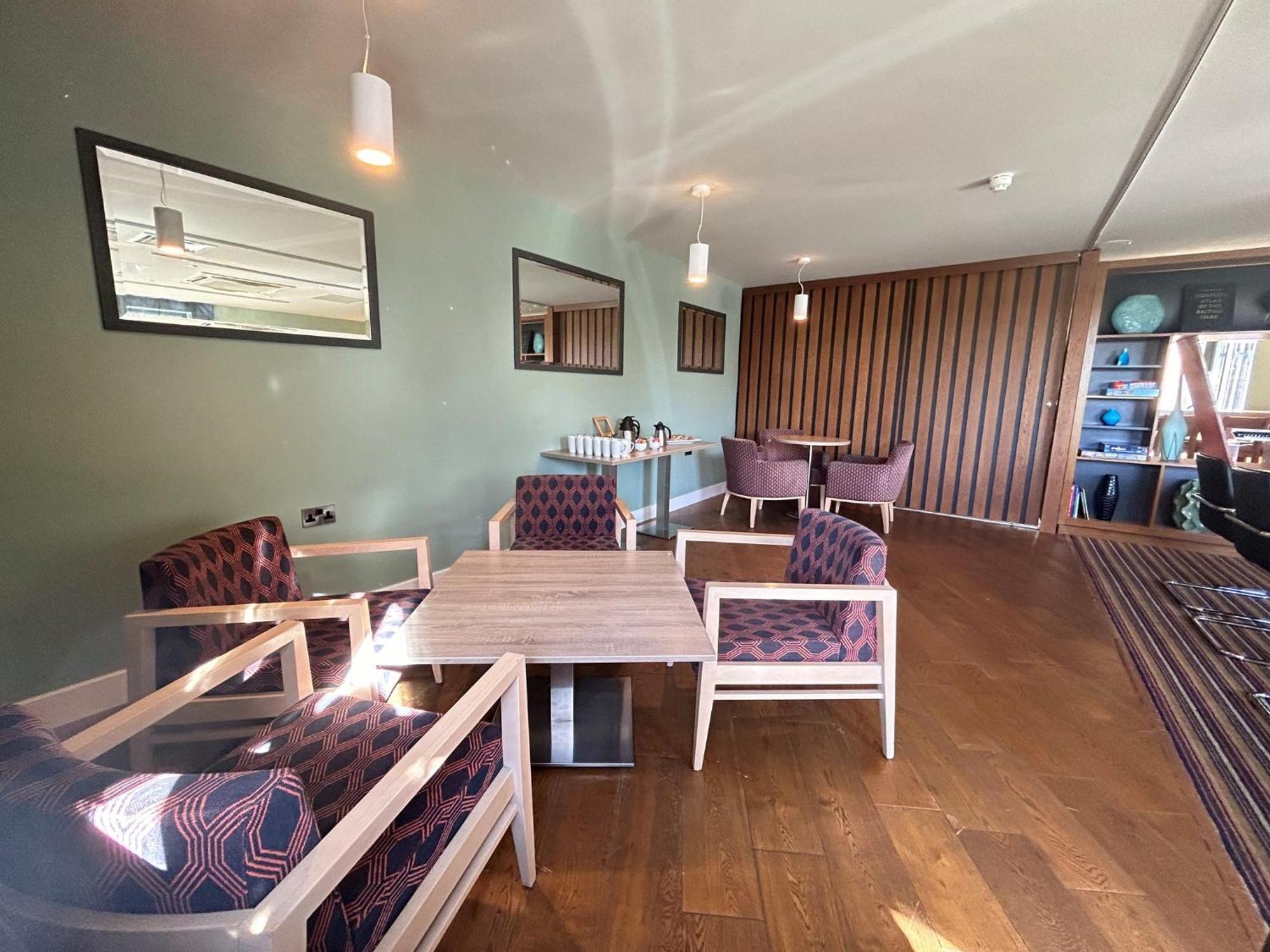 Holiday Inn Huntingdon Racecourse By Ihg Екстериор снимка
