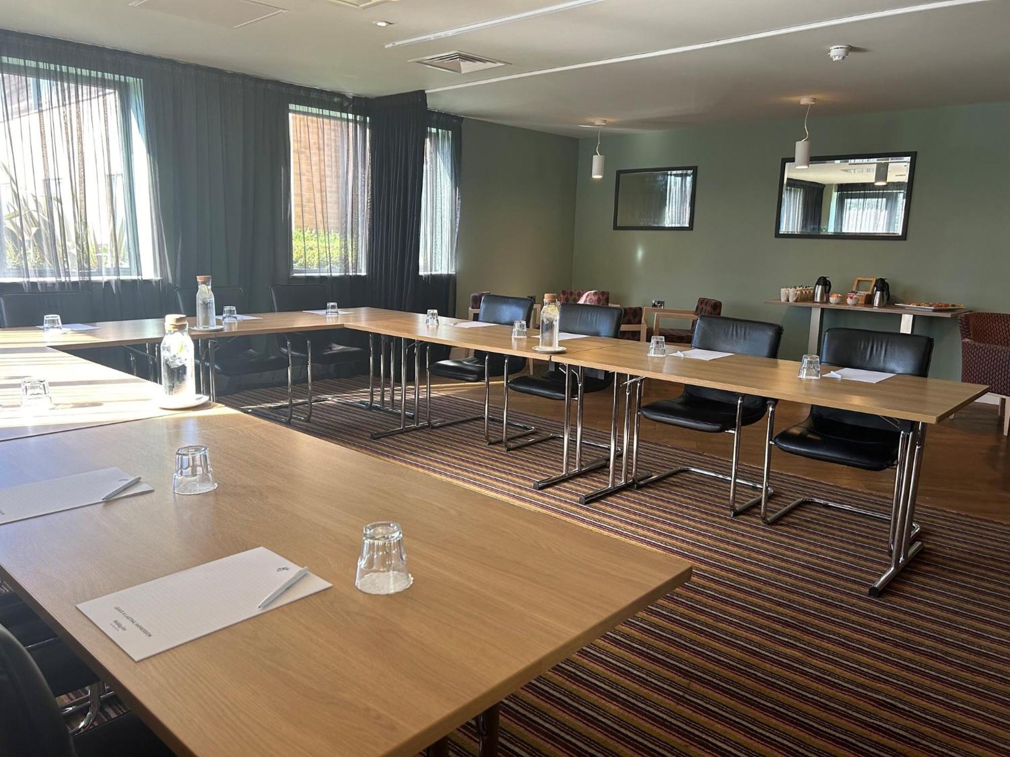 Holiday Inn Huntingdon Racecourse By Ihg Екстериор снимка