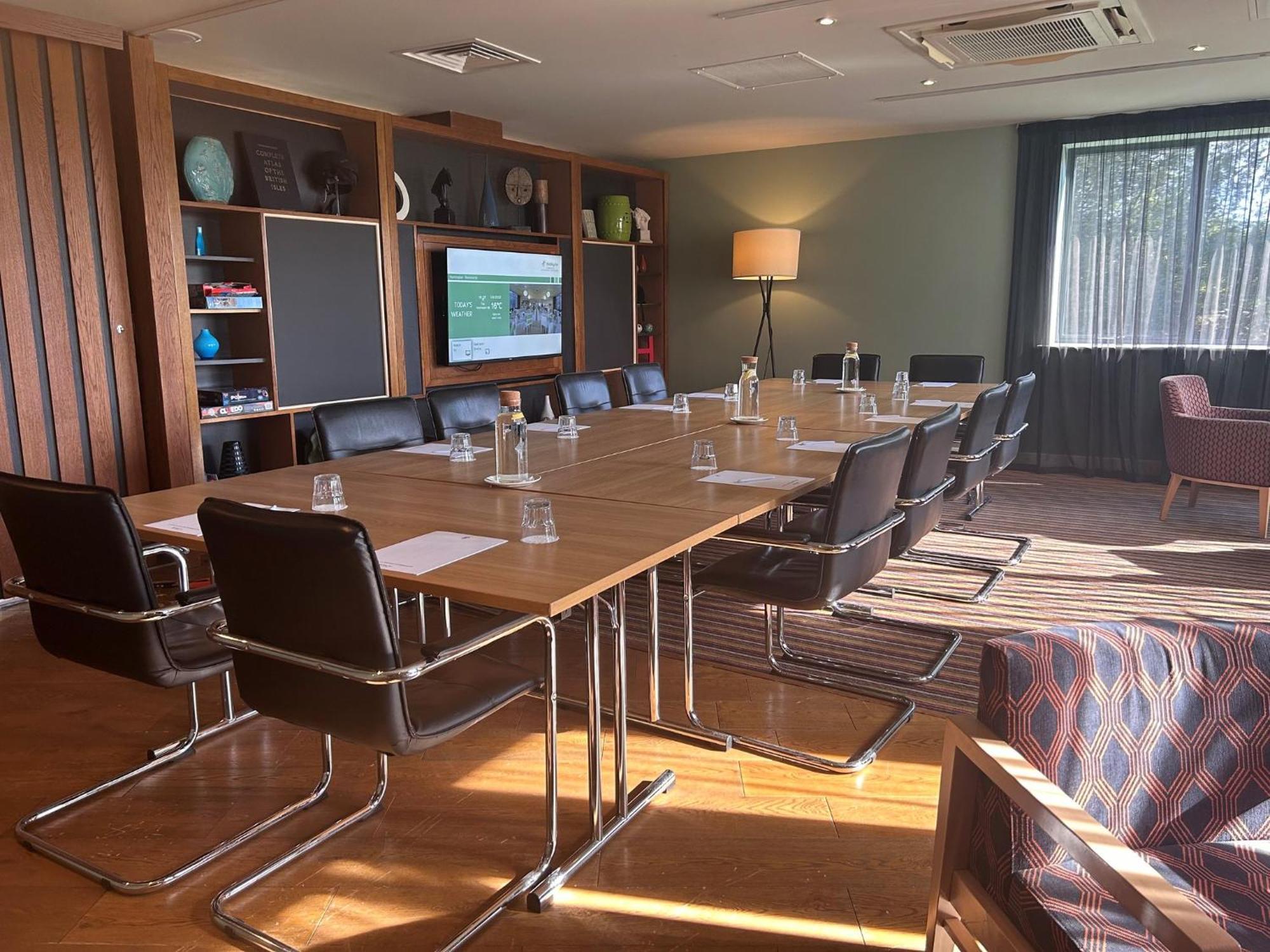 Holiday Inn Huntingdon Racecourse By Ihg Екстериор снимка